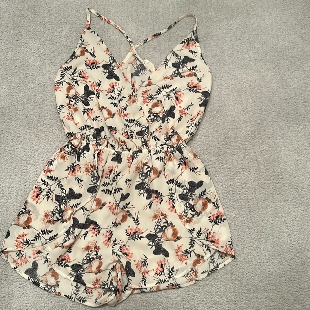 Floral romper. Size small.